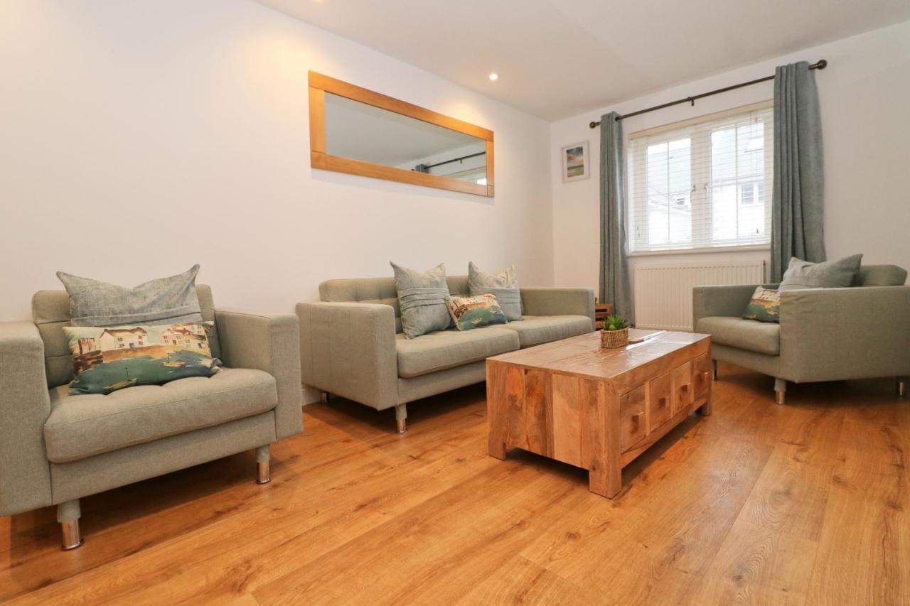 Near Beaches, Contemporary Home In Village Centre Saint Merryn Ngoại thất bức ảnh